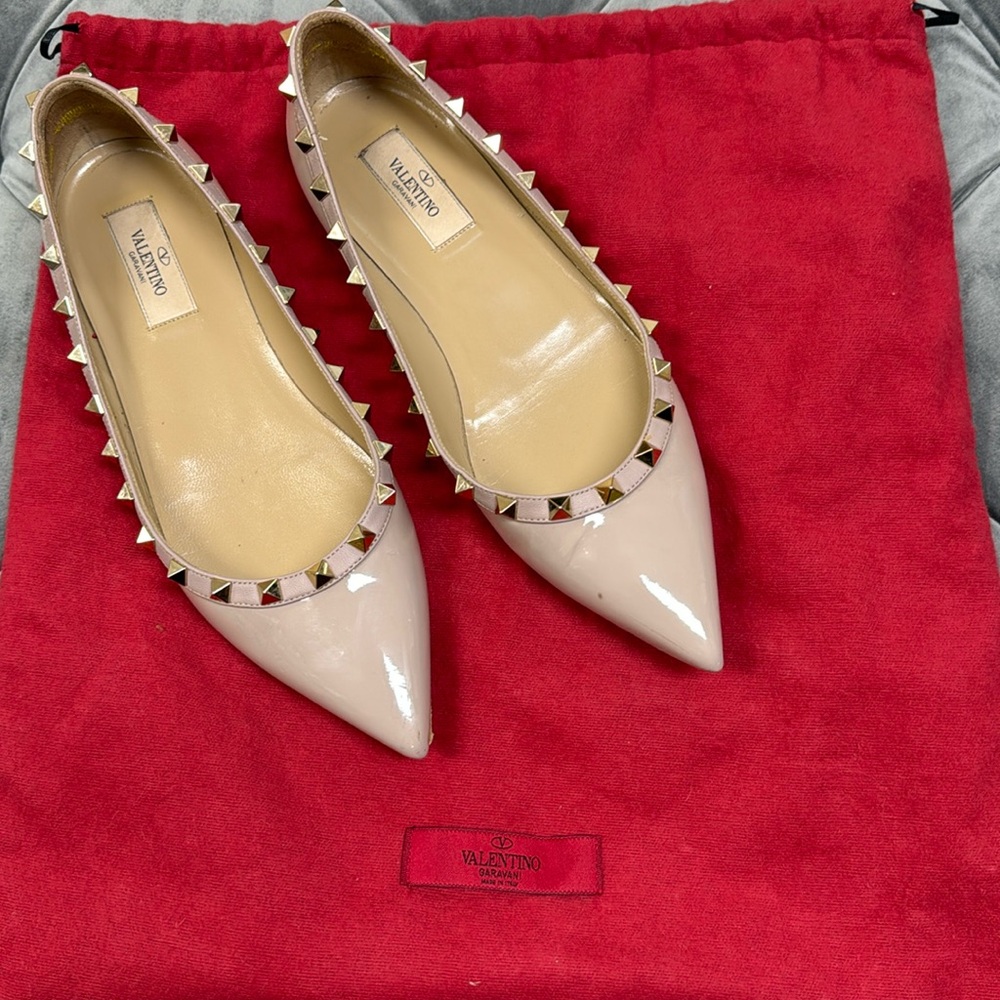 Valentino Beige Rockstud Flats